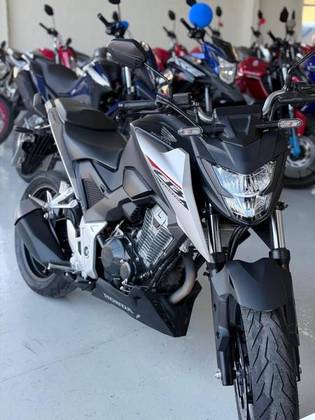 HONDA CB 300F TWISTER CBS 